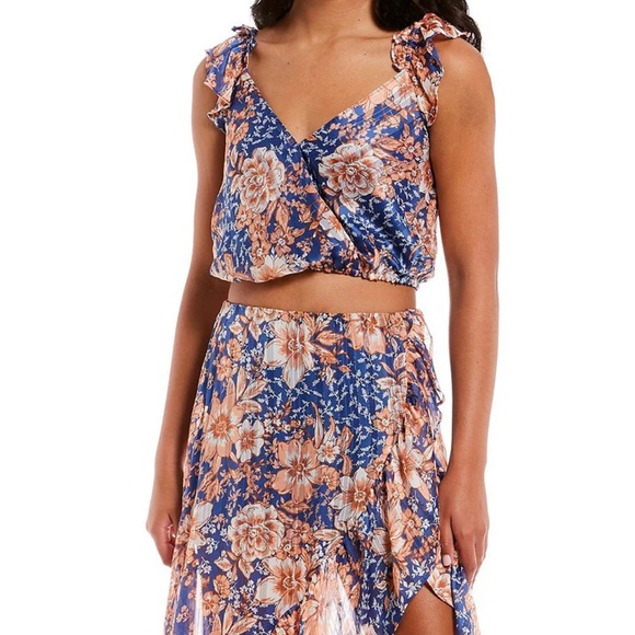 Coordinating Floral Print Ruffle Strap V-Neck Top - Picture 3 of 6